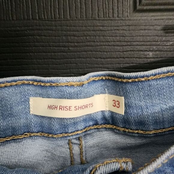Levi's High Rise Shorts - Light Wash - Picture 6 of 13